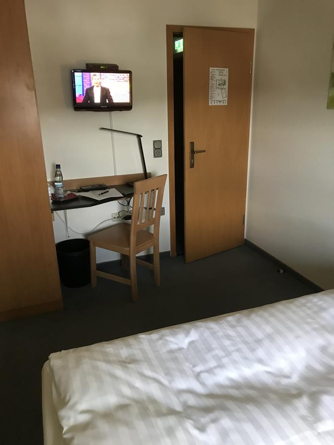 Hotel Am Maibaum Neuenrade Екстериор снимка