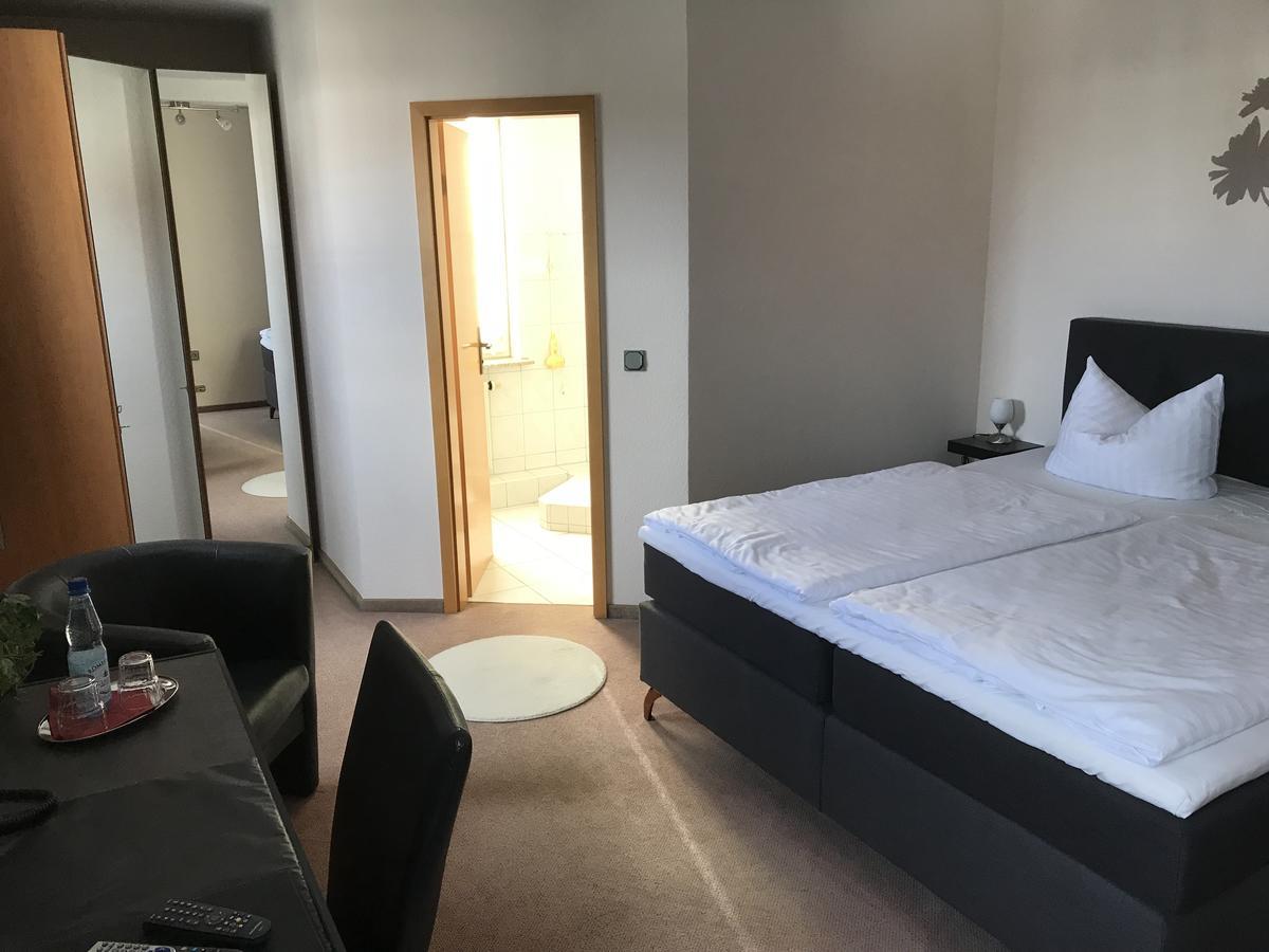 Hotel Am Maibaum Neuenrade Екстериор снимка